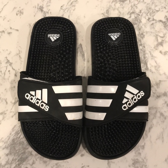 adidas velcro flip flops